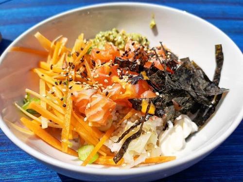 When summer comes a-knocking, Kate's lunches are rocking! #salmon #yum #lunch